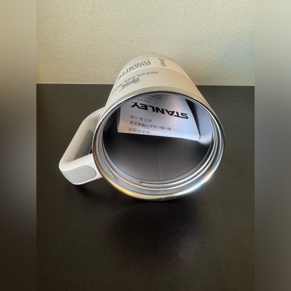 NWT STANLEY QUENCHER H2.0 THE FLOWSTATE TUMBLER TUMB DUNE SOFT MATTE 40 OZ - Picture 6 of 9